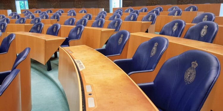 Opposition to set down markers in debate on coalition agreement