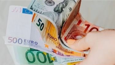 Een op zes Nederlanders denkt later miljonair te worden