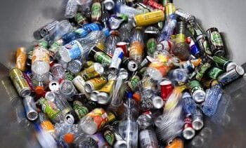 Kun je straks statiegeldflessen- en blikjes inleveren in de straat?