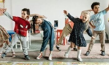 ‘Ik heb moeite met afscheid nemen van mijn zoon op school’