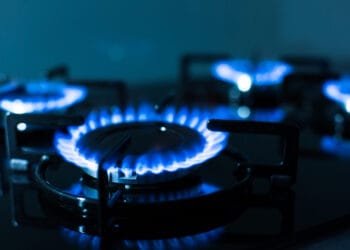 Oil and gas prices surge and Dutch reserves are low after winter