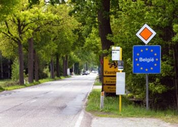 Dutch to return asylum seekers to Belgium after legal stand-off