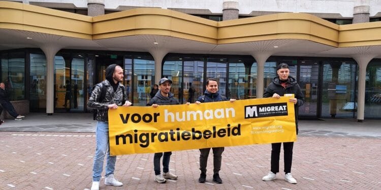 Refugees to get right to work after three months, minister says