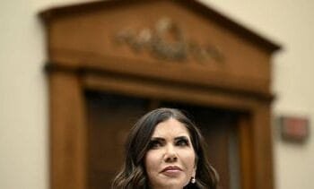 Kristi Noem weg als minister Binnenlandse Veiligheid VS