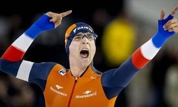 De Boo opent WK sprint met zege en baanrecord op 500 meter