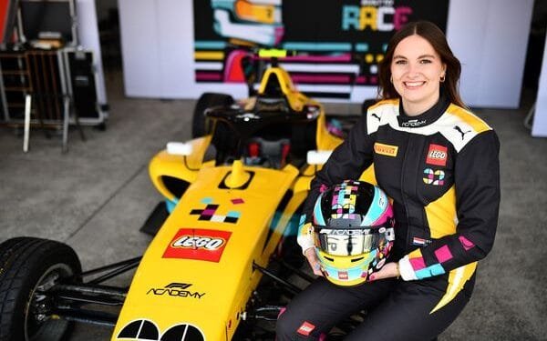 Max Verstappen niet enige Nederlander tijdens F1 Shanghai, ook Esmee (20) doet mee