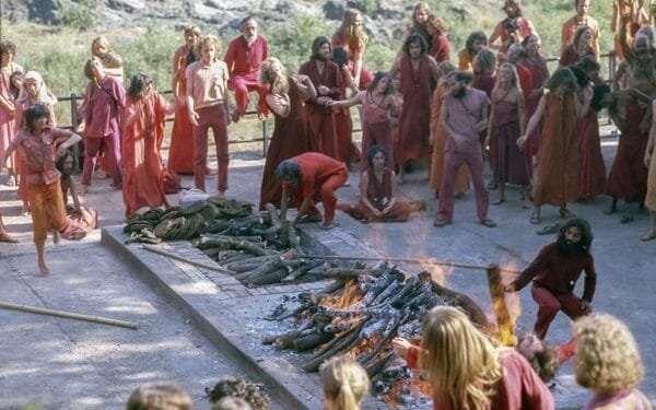 Maroesja (54) was kind van de Bhagwan, waar liefde seksueel misbruik betekende