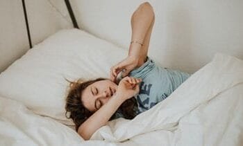 Vrouwen hebben meer last van zomertijd, mannen vinden het onzin