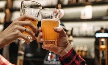 Deze drie basisbehoeften helpen bij verantwoord alcohol drinken