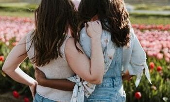 Vrienden maken? Dit zegt de wetenschap over hoe het écht werkt