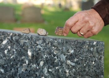 Police investigate suicide of two teenagers from same school