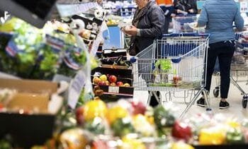 Biologisch eten weer duurder, maar bij deze supermarkt betaal je gemiddeld 19 procent minder