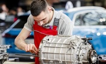 Kansen op de arbeidsmarkt voor mbo’ers, salaris soms vergelijkbaar met dat van hbo’ers