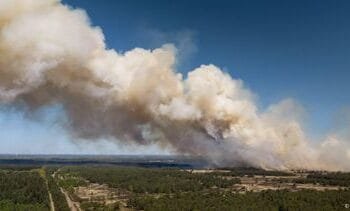 Rookpluim natuurbrand Veluwe bereikt Engeland