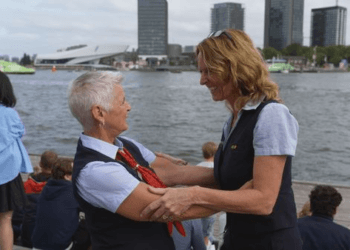 bagagedief slaat slag met holle koffer