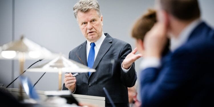 New Dutch asylum law would hit international community too