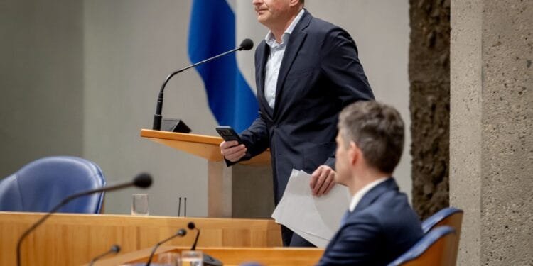 Markuszower forms new far-right party after split with Wilders