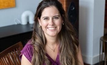 Jonge kinderen hebben steeds meer schermtijd, mediacoach ziet andere problemen die óók aandacht nodig hebben