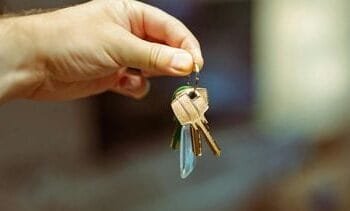 Eén op de tien Nederlanders heeft nog sleutel van oud huis