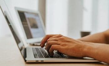 Nederlanders betalen vaak onnodig voor het aanvragen van toeslagen, zo overkomt dat jou niet