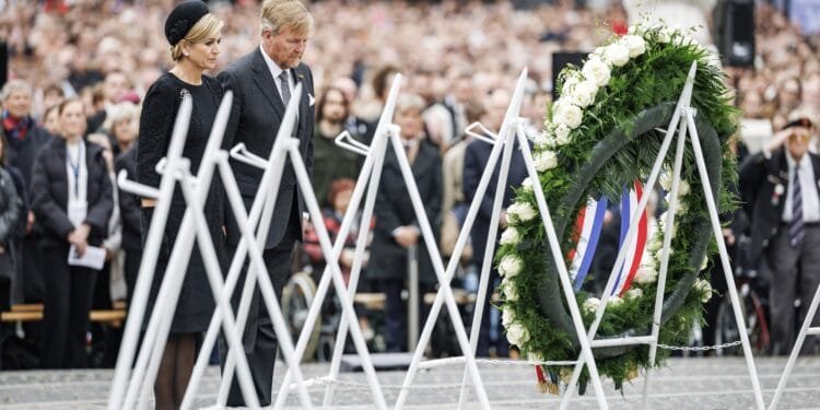 Nederland staat twee minuten stil voor de oorlogsslachtoffers