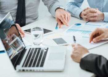 Dutch business confidence plummets to lowest level since 2022