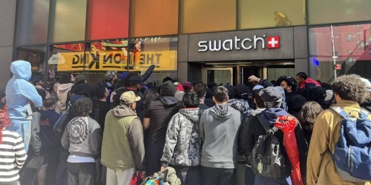 Swatch roept klanten op: kom niet massaal naar winkels