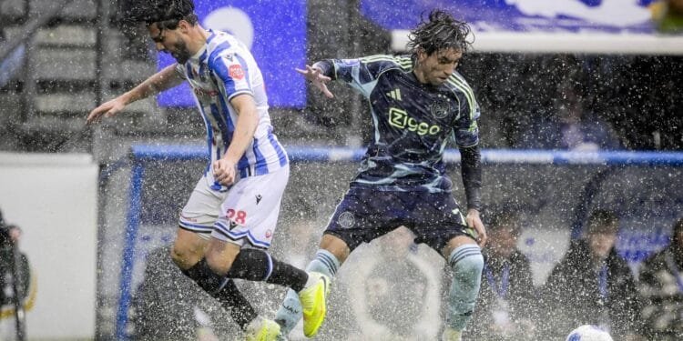 Ajax speelt gelijk en belandt in play-offs voor Conference League
