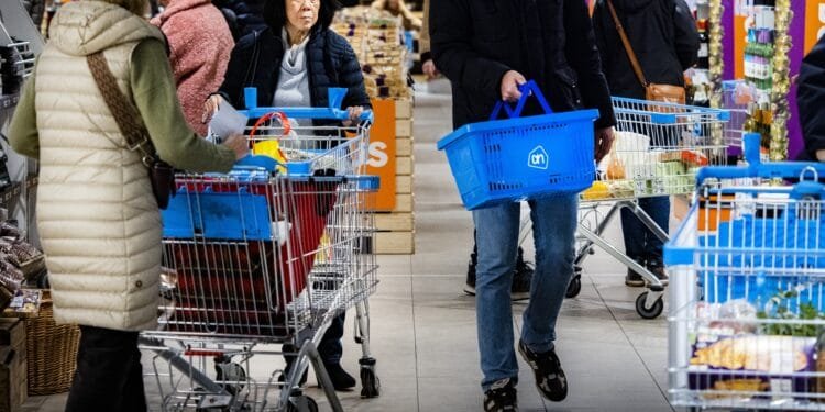 Let op: deze populaire borrelsnack uit de supermarkt blijkt metaaldeeltjes te bevatten