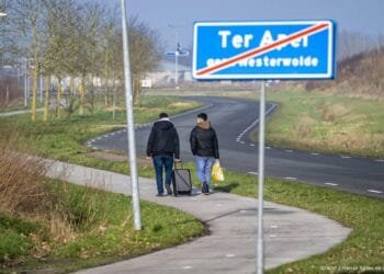 Amsterdam vangt 230 extra vluchtelingen op om situatie Ter Apel