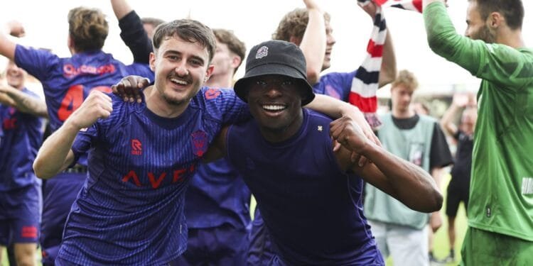 Willem II promoveert na zege via strafschoppen op FC Volendam