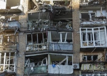 Kremlin noemt aanvallen op Kyiv vergelding, blijft aanvallen
