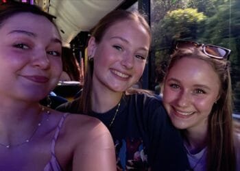 Harry Styles-fans hoeven einde concert niet te missen: 3FM-bus brengt Iris (17) gratis thuis
