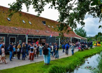 Amsterdam council still funding press trips to attract tourists