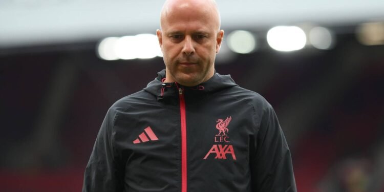Liverpool ontslaat trainer Slot na twee seizoenen