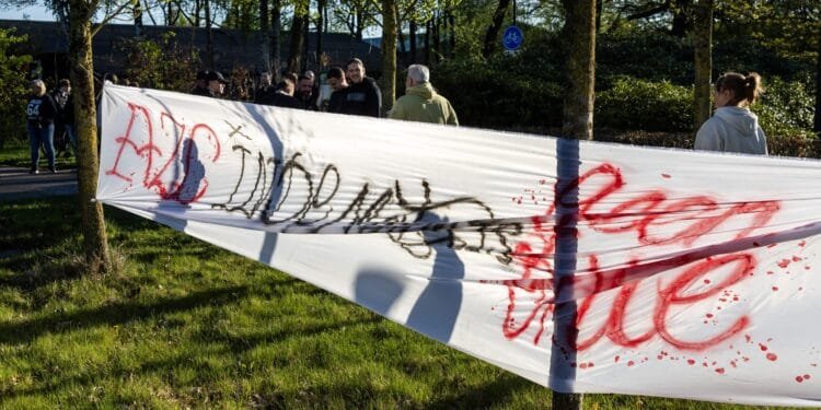 Police attacked with fireworks during latest anti-asylum protest