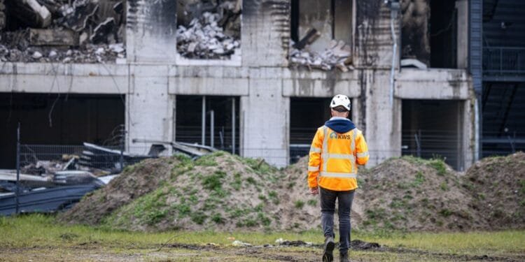 Almere datacentre fire shuts Utrecht University, hits GPs