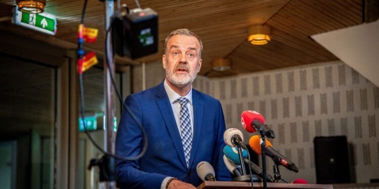 Stadskanaal mayor calls for calm amid unrest over child abuse