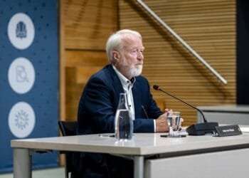 Journalist Eva Munnik: ‘Aan houding Jaap van Dissel zie ik dat geen imago-deskundige hem ooit gecoacht heeft’
