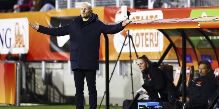 Directe WK-kwalificatie ver weg voor Oranjevrouwen na nederlaag