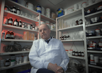 Apotheker Paul Lebbink redde baby Firat (0) met een medicijn, maar kreeg toen big pharma op zijn dak