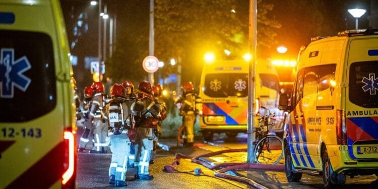 Meerdere gewonden na explosie bij flatgebouw Amsterdam Nieuw-West