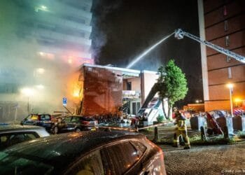 Zeven gewonden door explosie en brand Amsterdam Nieuw-West