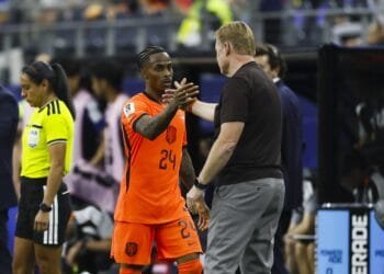 Veel kritiek na Oranje – Japan: ‘Koeman heeft filosofie van Cruijff onderin de la verstopt’