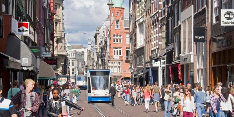 One in five shops have closed as online sales continue to grow