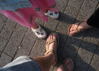 Etiquette-experts over vrijdag (ruim 30 graden): ‘Slippers op kantoor absolute no-go’