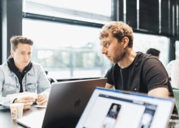Personeelstekort? Bijna 250.000 jongeren willen méér uren werken, maar krijgen die niet