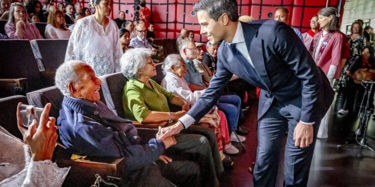 Jetten biedt excuses aan voor behandeling Molukse migranten