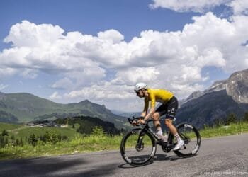 Pogačar wint slotrit en klassement in Ronde van Zwitserland