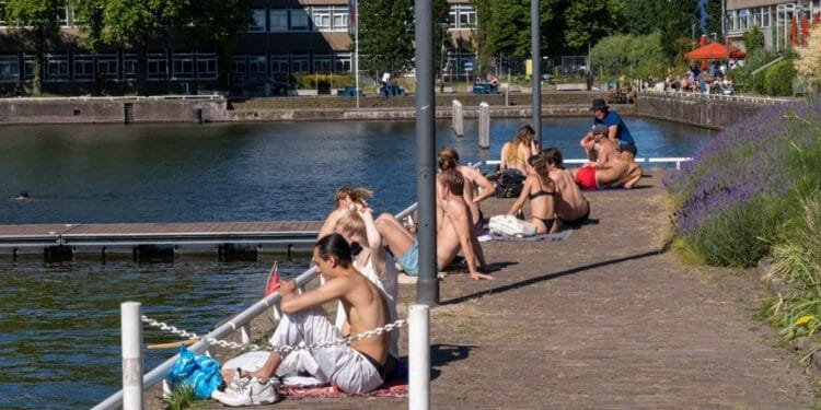 Netherlands braced for hottest days of the year